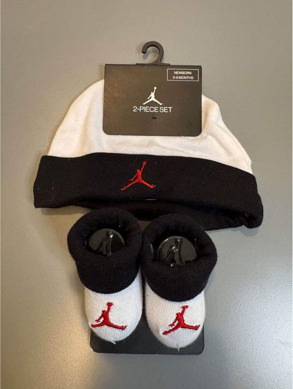 Nike Jordan Newborn 2-Piece Set Hat and Booties 0-6 Months